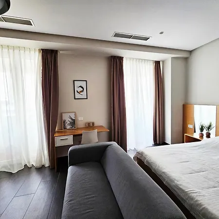 Magnet 2 Self Check In Тирана