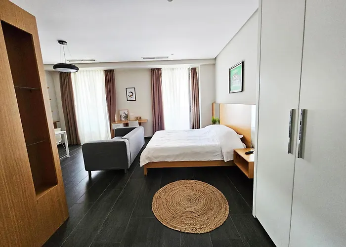 Magnet 2 Self Check In * ティラナ